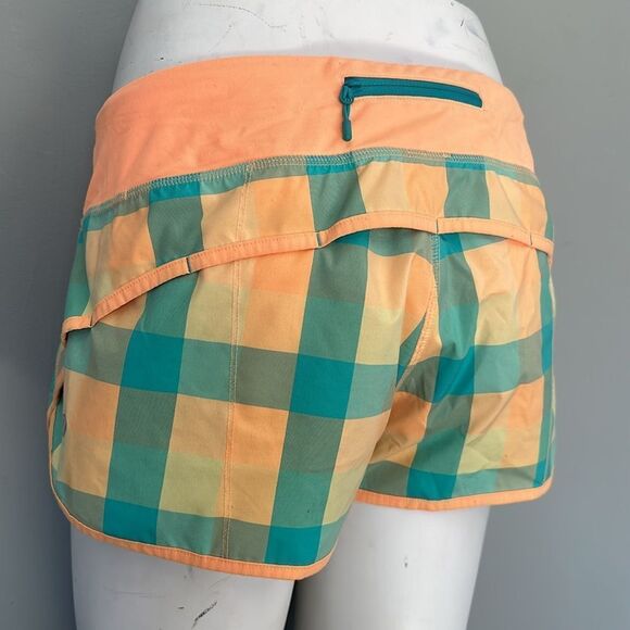 Lululemon size 8 shorts - Picture 2 of 2
